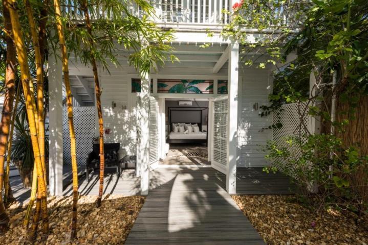 Alexander'S Guesthouse-Adult Exclusive, Lgbtq Friendly Cayo Hueso Habitación foto